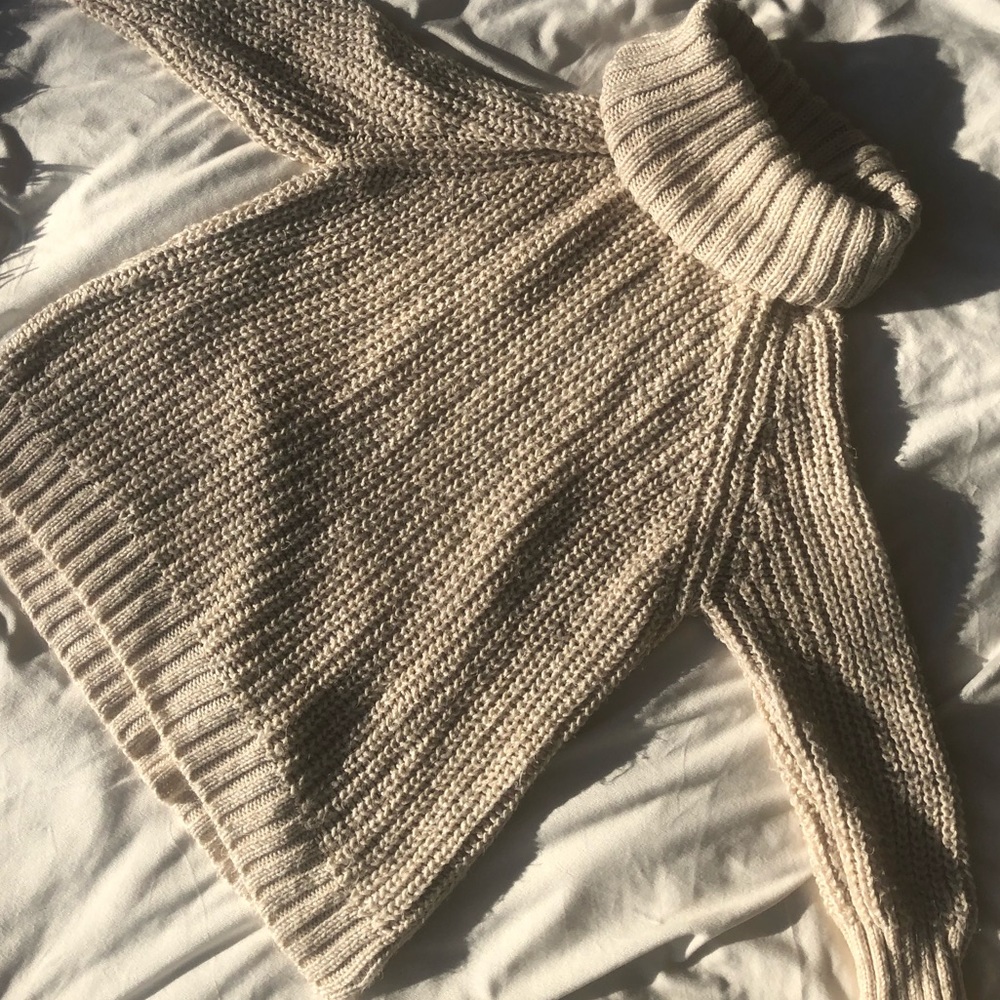 Oversized turtleneck sweater 🖤